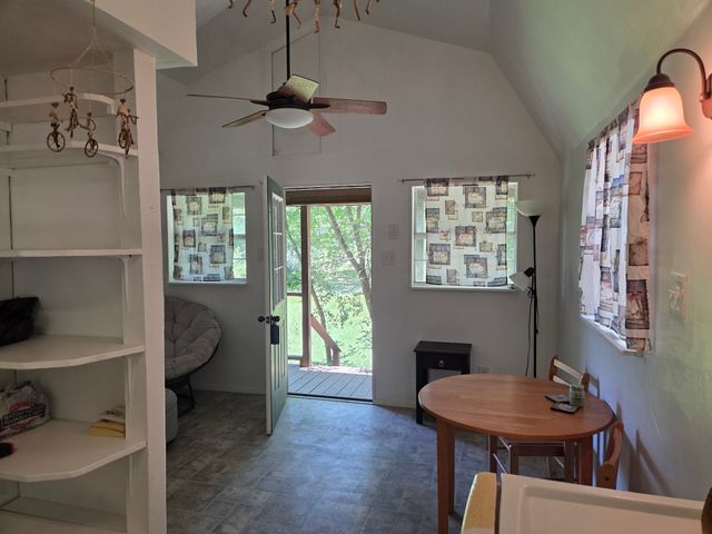 150 Dover Drive, Gordonville, TX 76245