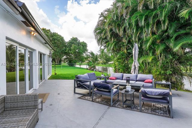 751 SW 54th Ave, Margate, FL 33068