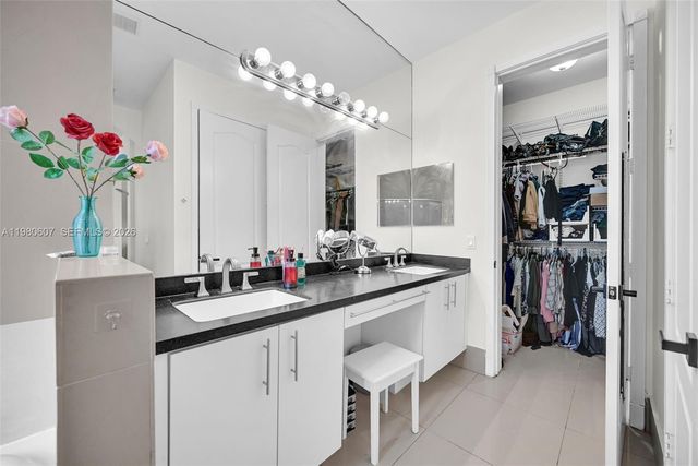 2007 NE 6th Ct, Homestead, FL 33033