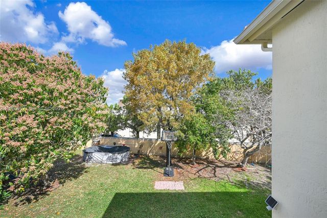 2007 NE 6th Ct, Homestead, FL 33033