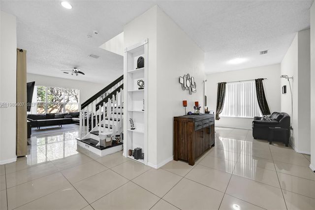 2007 NE 6th Ct, Homestead, FL 33033