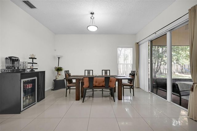 2007 NE 6th Ct, Homestead, FL 33033