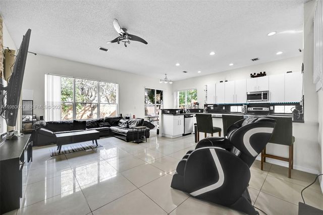 2007 NE 6th Ct, Homestead, FL 33033