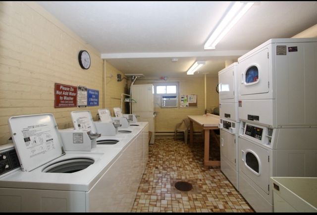 222 Madison Street 208, Joliet, IL 60435