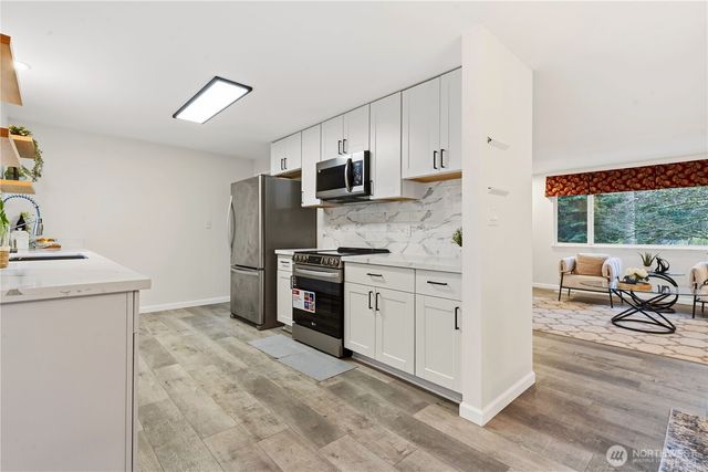 22109 93 Place W, Edmonds, WA 98020
