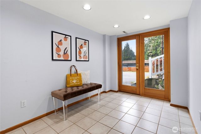 22109 93 Place W, Edmonds, WA 98020