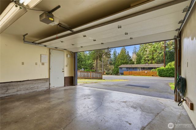 22109 93 Place W, Edmonds, WA 98020