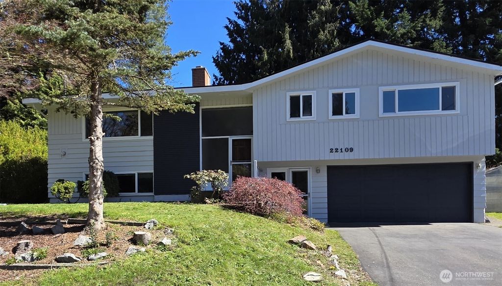 22109 93 Place W, Edmonds, WA 98020