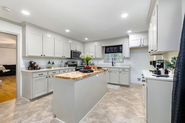 2 Robbins Avenue, Sumter, SC 29150