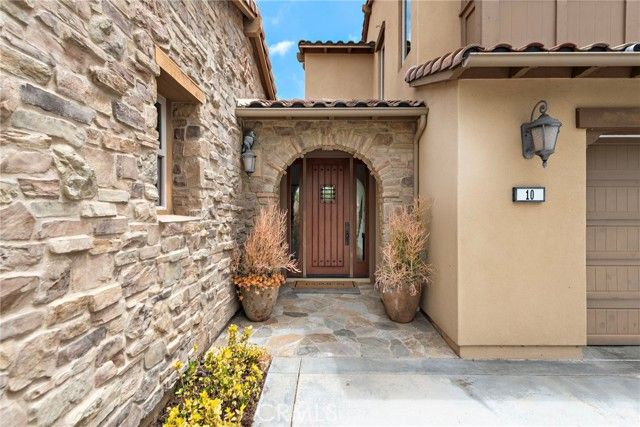 10 Gaucho Road, Ladera Ranch, CA 92694