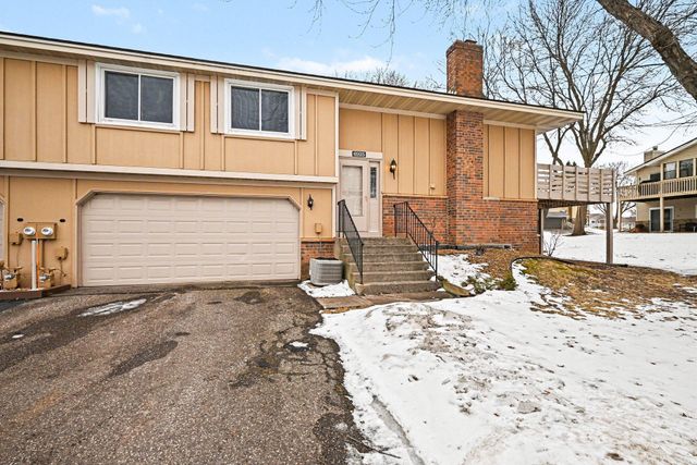 6925 Macbeth Circle, Woodbury, MN 55125