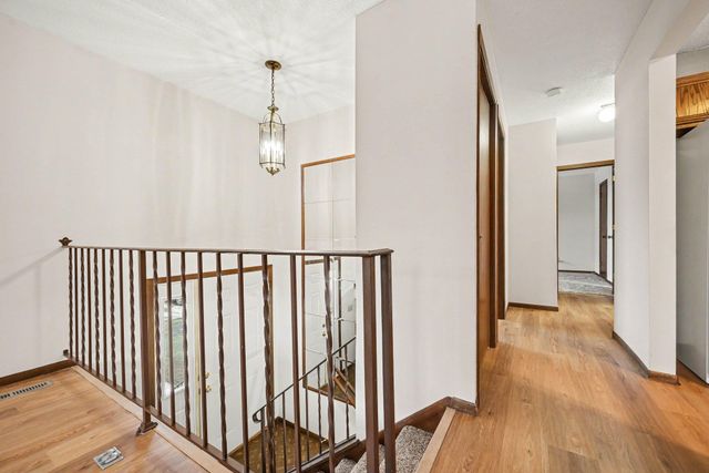 6925 Macbeth Circle, Woodbury, MN 55125