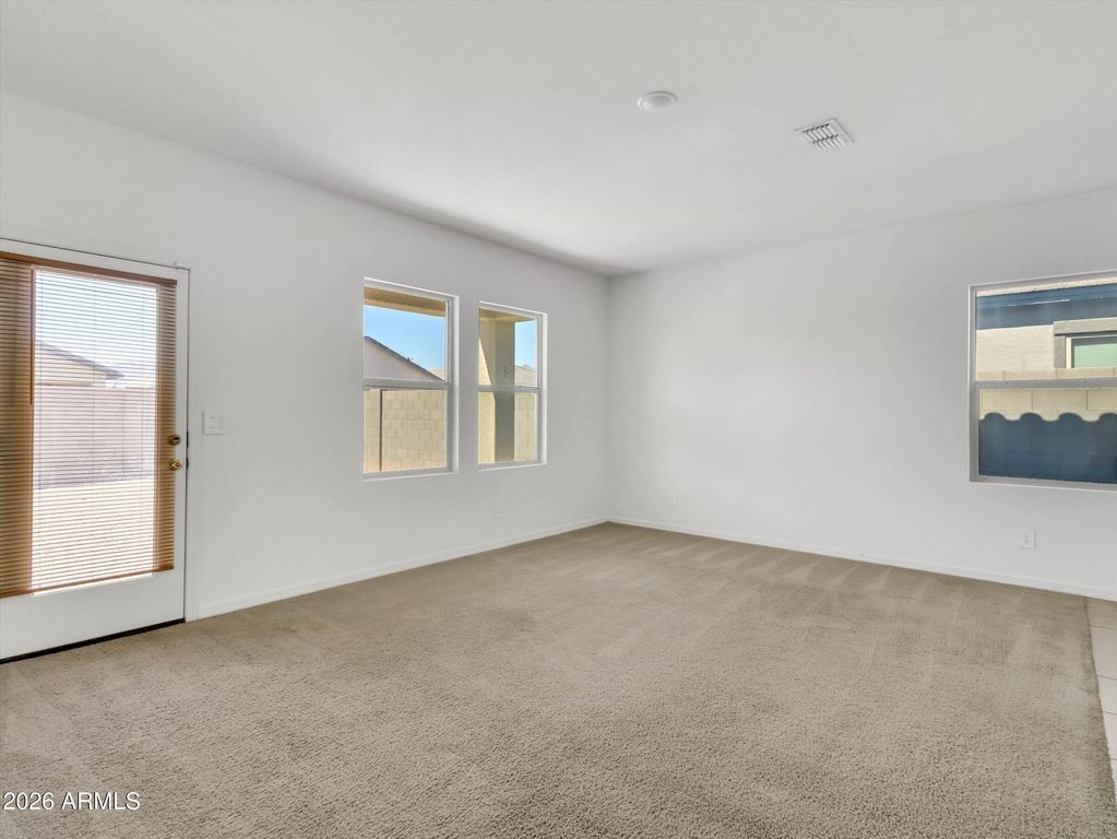 Image 11 of property listing at 5717 W COPLEN FARMS Road, Laveen, AZ 85339