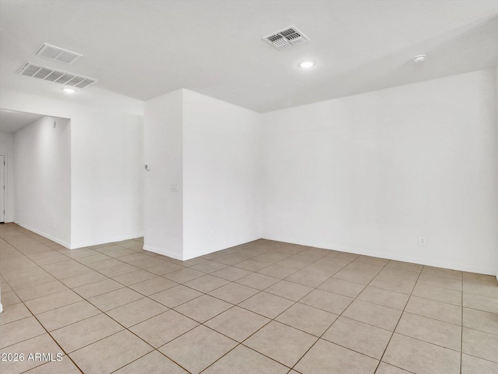Image 18 of property listing at 5717 W COPLEN FARMS Road, Laveen, AZ 85339