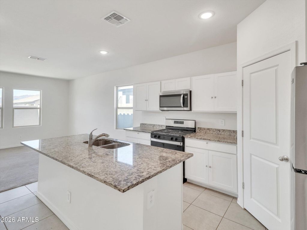 Image 4 of property listing at 5717 W COPLEN FARMS Road, Laveen, AZ 85339