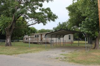 203 W Knisley Avenue, Checotah, OK 74426