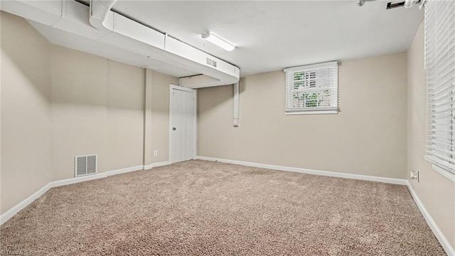 3016 Kinnamon Road, Winston-salem, NC 27104
