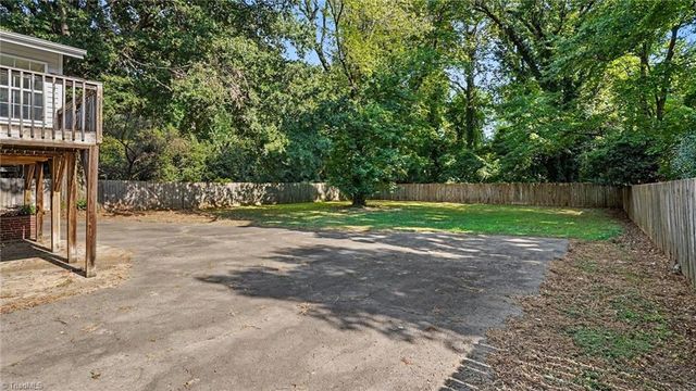 3016 Kinnamon Road, Winston-salem, NC 27104