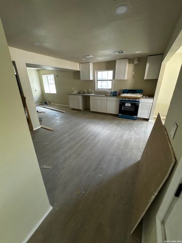 1306 W Gerald Ave, San Antonio, TX 78211