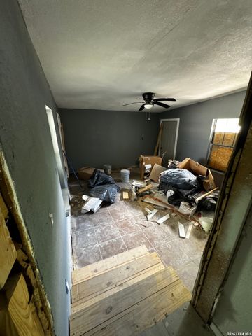 1306 W Gerald Ave, San Antonio, TX 78211