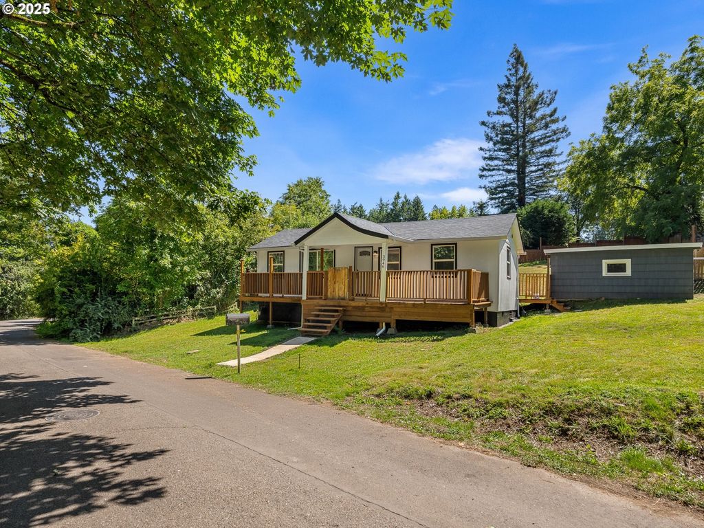 3946 Sw Cullen Blvd, Portland, OR 97221