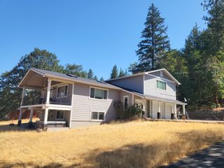 484 Shadow Hills Drive, Grants Pass, OR 97526
