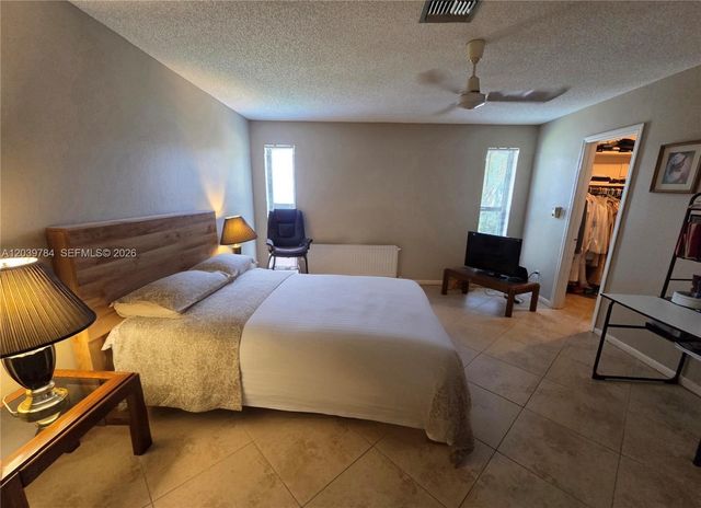 1327 NW 87th Ter, Coral Springs, FL 33071