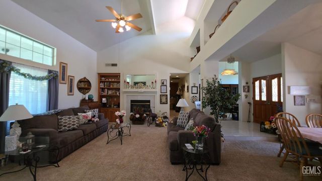 6109 Spring Valley Drive, Bakersfield, CA 93308