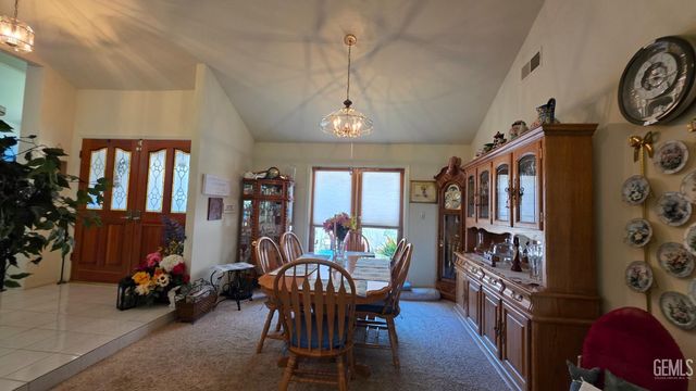 6109 Spring Valley Drive, Bakersfield, CA 93308