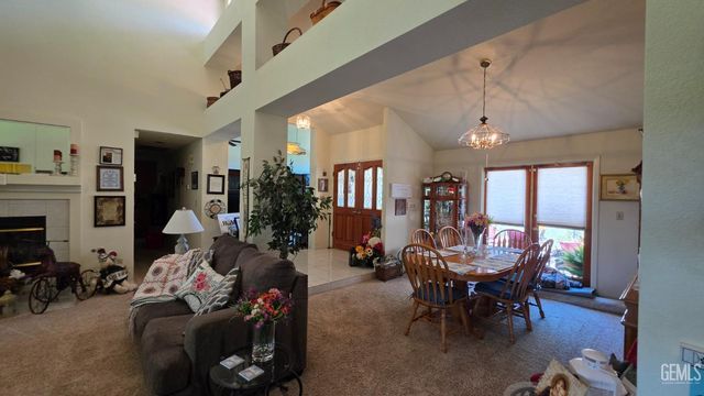 6109 Spring Valley Drive, Bakersfield, CA 93308