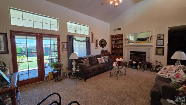 6109 Spring Valley Drive, Bakersfield, CA 93308