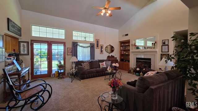 6109 Spring Valley Drive, Bakersfield, CA 93308