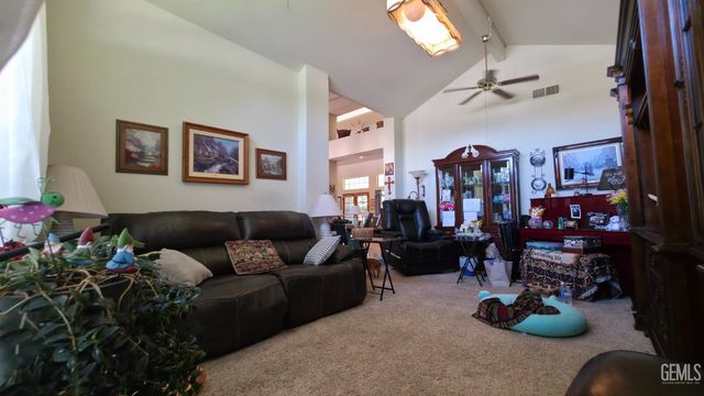 6109 Spring Valley Drive, Bakersfield, CA 93308