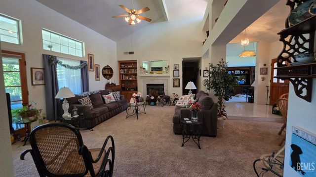 6109 Spring Valley Drive, Bakersfield, CA 93308