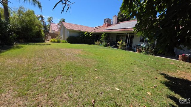 6109 Spring Valley Drive, Bakersfield, CA 93308