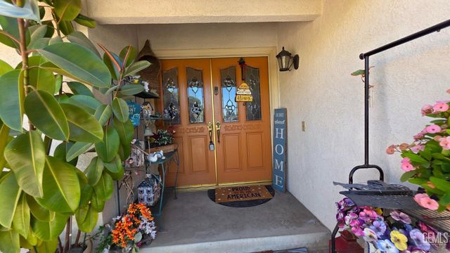 6109 Spring Valley Drive, Bakersfield, CA 93308