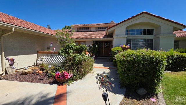 6109 Spring Valley Drive, Bakersfield, CA 93308