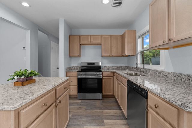 218 Benita Dr, Marshall, TX 75672