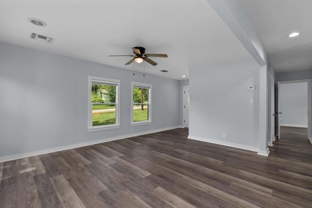 218 Benita Dr, Marshall, TX 75672