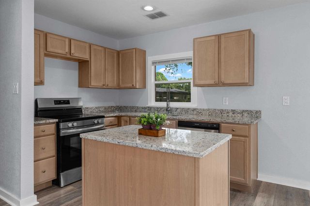 218 Benita Dr, Marshall, TX 75672