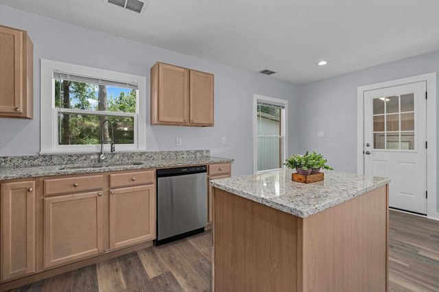 218 Benita Dr, Marshall, TX 75672