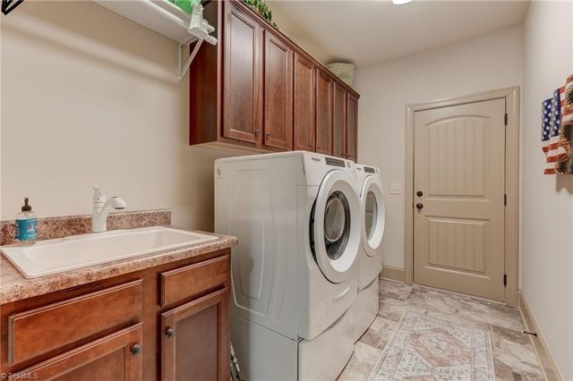 8162 Rob Roy Drive, Summerfield, NC 27358