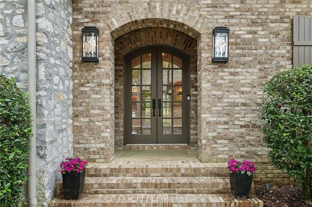 105 Kingston Manor, Atlanta, GA 30342