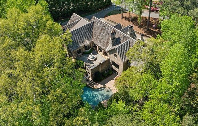 105 Kingston Manor, Atlanta, GA 30342