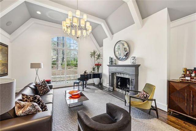 105 Kingston Manor, Atlanta, GA 30342