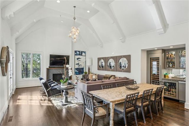 105 Kingston Manor, Atlanta, GA 30342