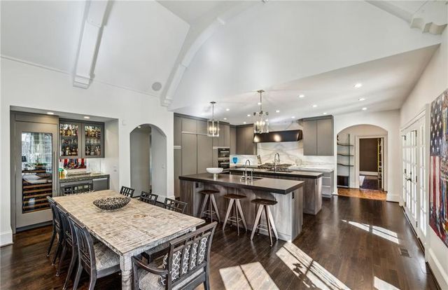 105 Kingston Manor, Atlanta, GA 30342