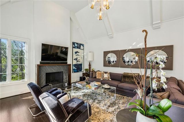 105 Kingston Manor, Atlanta, GA 30342