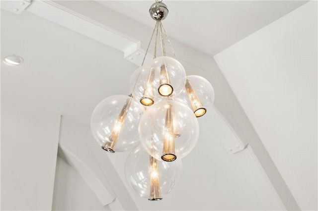 105 Kingston Manor, Atlanta, GA 30342