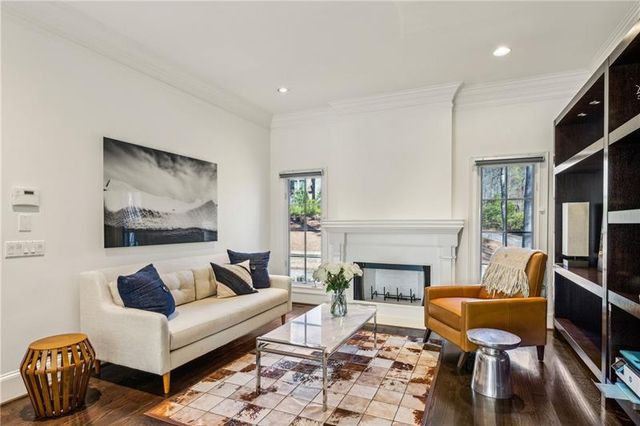 105 Kingston Manor, Atlanta, GA 30342